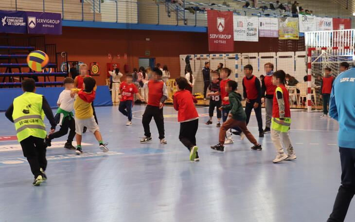 El Palau d’Esports acoge cerca de mil escolares de Benidorm en la XIV Feria Deportiva Infantil